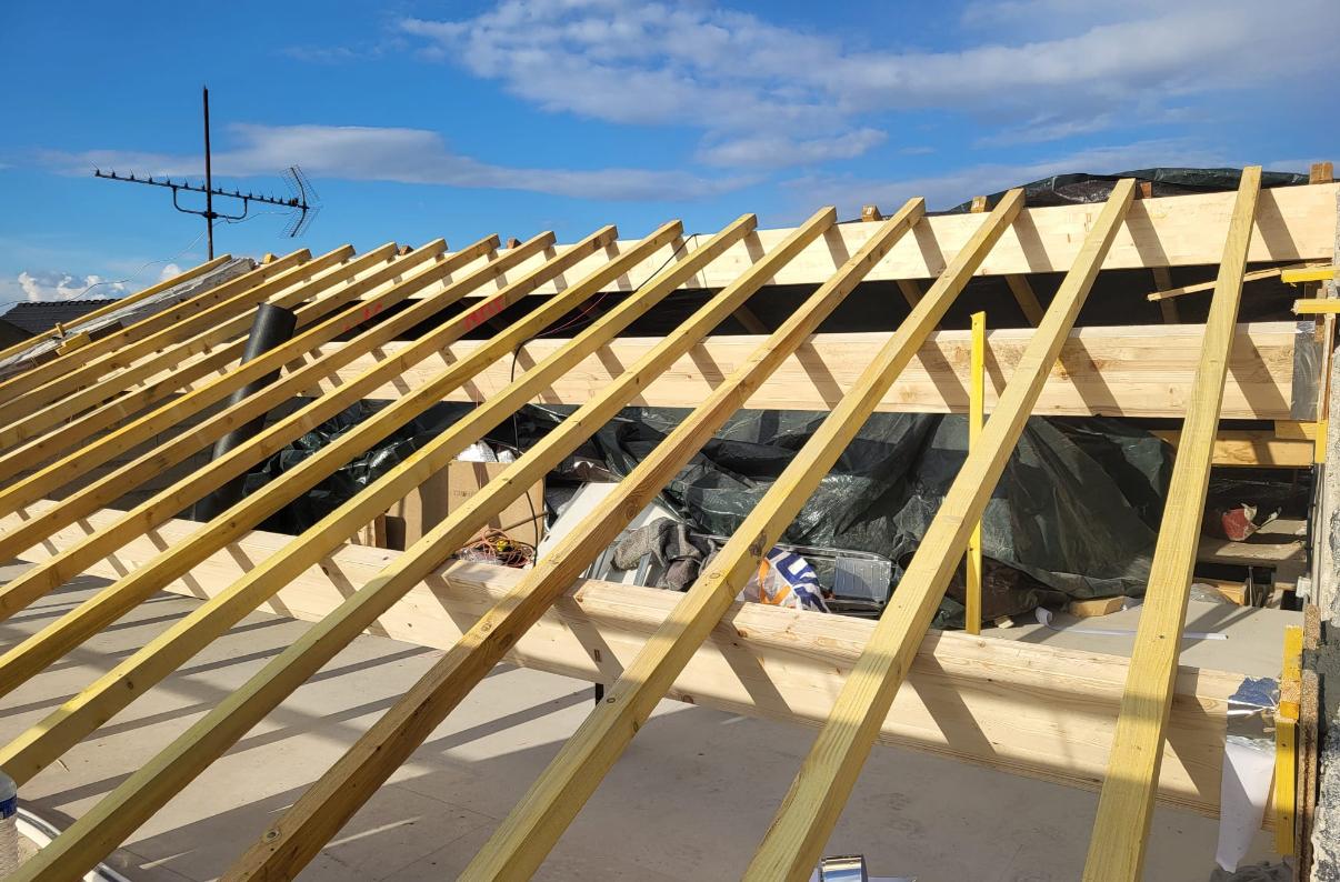 Artisan couvreur à Montfermeil (93370) - AMF Couverture en Seine-Saint-Denis (93)