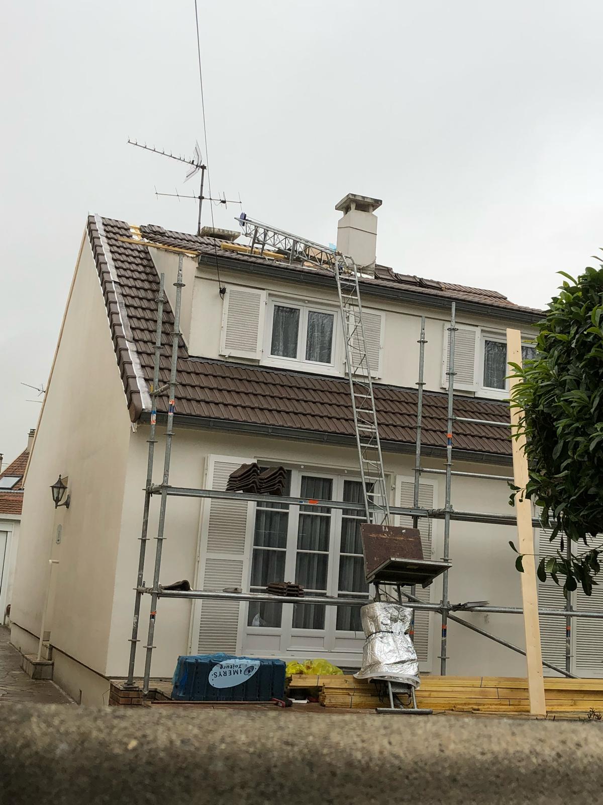 Artisan couvreur à Montfermeil (93370) - AMF Couverture en Seine-Saint-Denis (93)