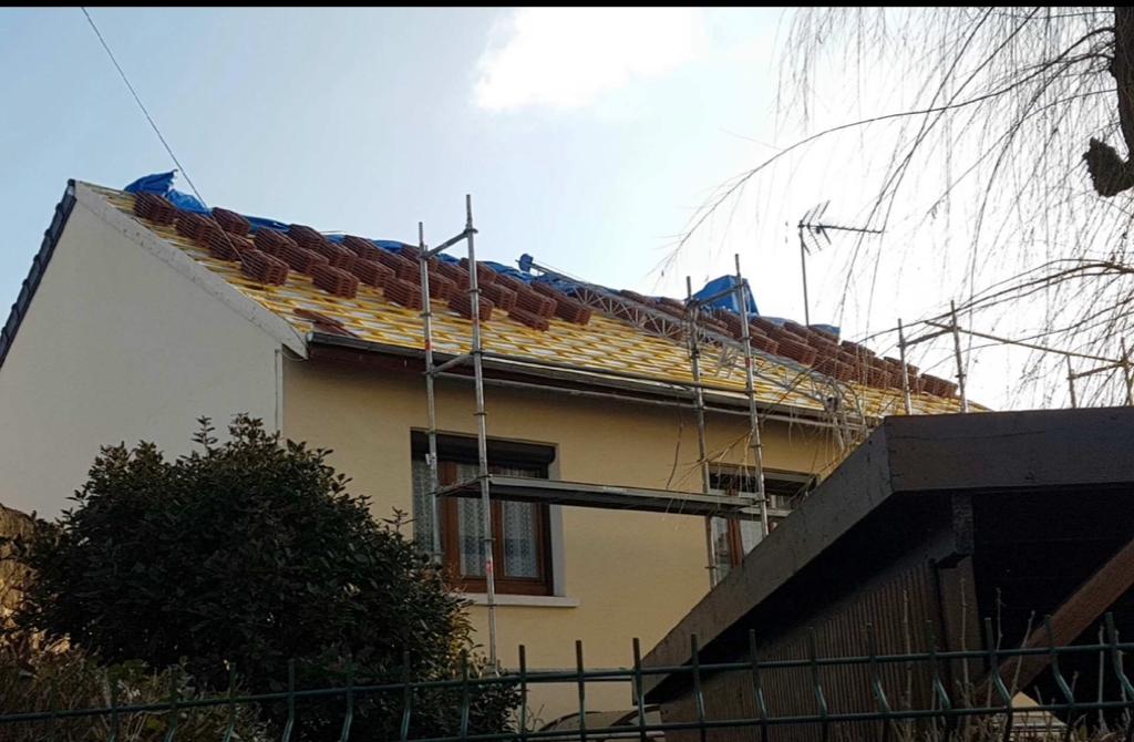 Artisan couvreur à Montfermeil (93370) - AMF Couverture en Seine-Saint-Denis (93)