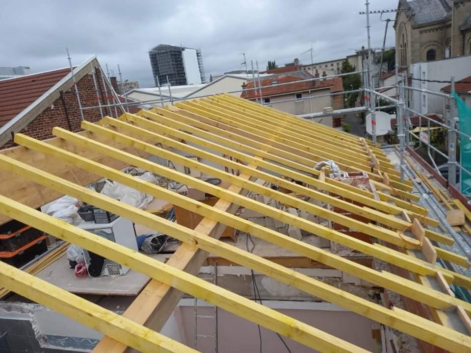 Artisan couvreur à Montfermeil (93370) - AMF Couverture en Seine-Saint-Denis (93)